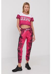 LABELLAMAFIA - LaBellaMafia Spodnie damskie kolor różowy wzorzyste. Kolor: różowy
