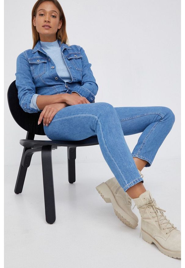 Pepe Jeans - Kombinezon jeansowy Callie. Okazja: na co dzień. Kolor: niebieski. Materiał: denim. Styl: casual