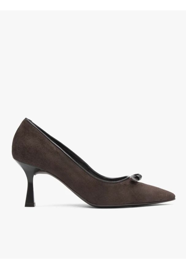 Ryłko - Ciemnobrązowe czółenka z kokardą. Kolor: brązowy. Materiał: welur, skóra. Obcas: na szpilce. Styl: elegancki, street, wizytowy