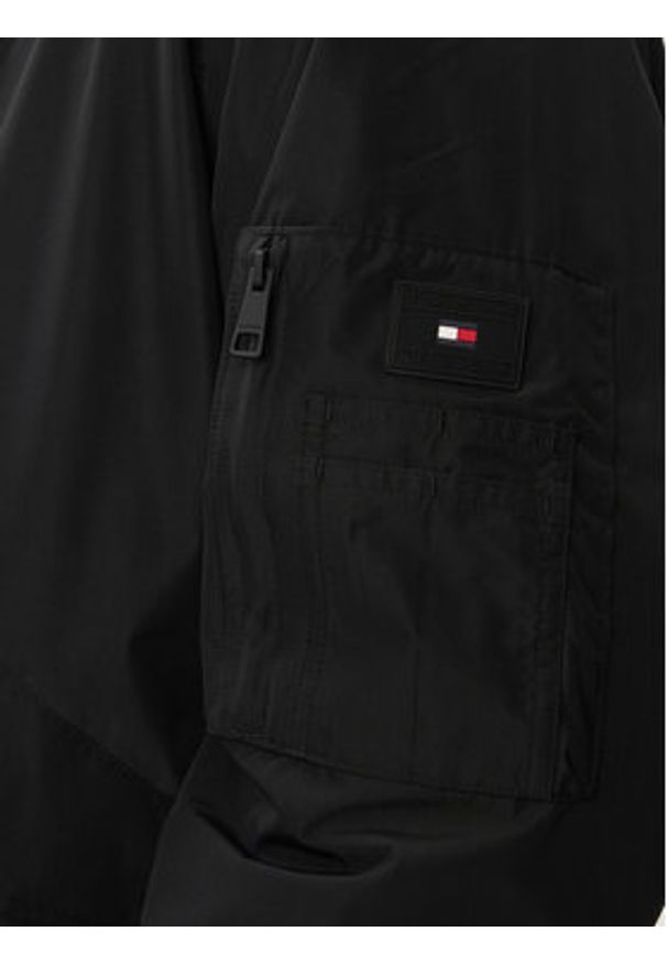 TOMMY HILFIGER - Tommy Hilfiger Kurtka bomber Packable Bomber MW0MW43462 Czarny Regular Fit. Kolor: czarny. Materiał: syntetyk