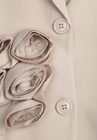 Born2be - Ciemnobeżowa Sukienka Marynarka z Kwiatami 3D i Usztywnioną Linią Ramion Nelailis. Okazja: na co dzień. Kolor: beżowy. Wzór: kwiaty. Typ sukienki: proste. Styl: elegancki, glamour, casual #6