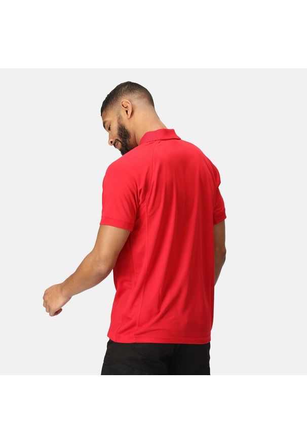 Regatta - Koszulka polo robocza męska Coolweave. Typ kołnierza: polo. Kolor: czerwony. Materiał: materiał. Sport: turystyka piesza