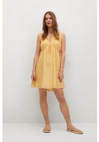 mango - Mango Sukienka MINA kolor żółty mini rozkloszowana. Kolor: żółty. Materiał: włókno, materiał. Długość rękawa: na ramiączkach. Typ sukienki: rozkloszowane. Długość: mini #5