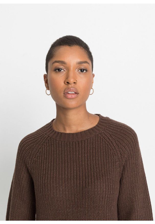 bonprix - Sukienka dzianinowa. Kolor: brązowy. Materiał: dzianina. Długość: midi