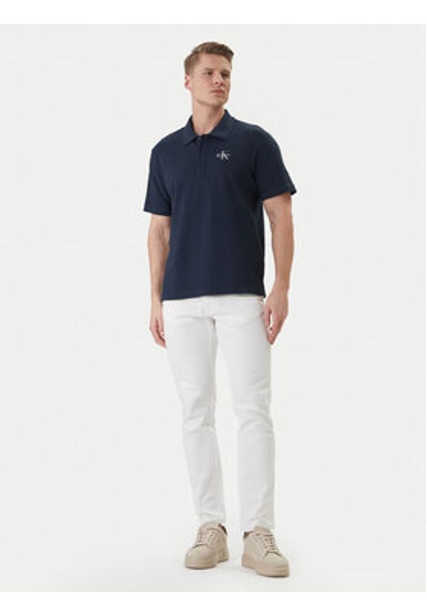 Calvin Klein Jeans Polo Easy Monologo LV04RF209G Granatowy Regular Fit. Typ kołnierza: polo. Kolor: niebieski. Materiał: bawełna