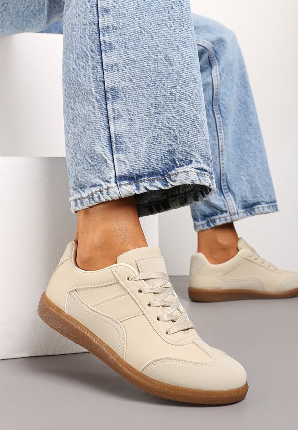 Born2be - Beżowe Sneakersy przed Kostkę z Ozdobnymi Przeszyciami Erdafa. Wysokość cholewki: przed kostkę. Kolor: beżowy