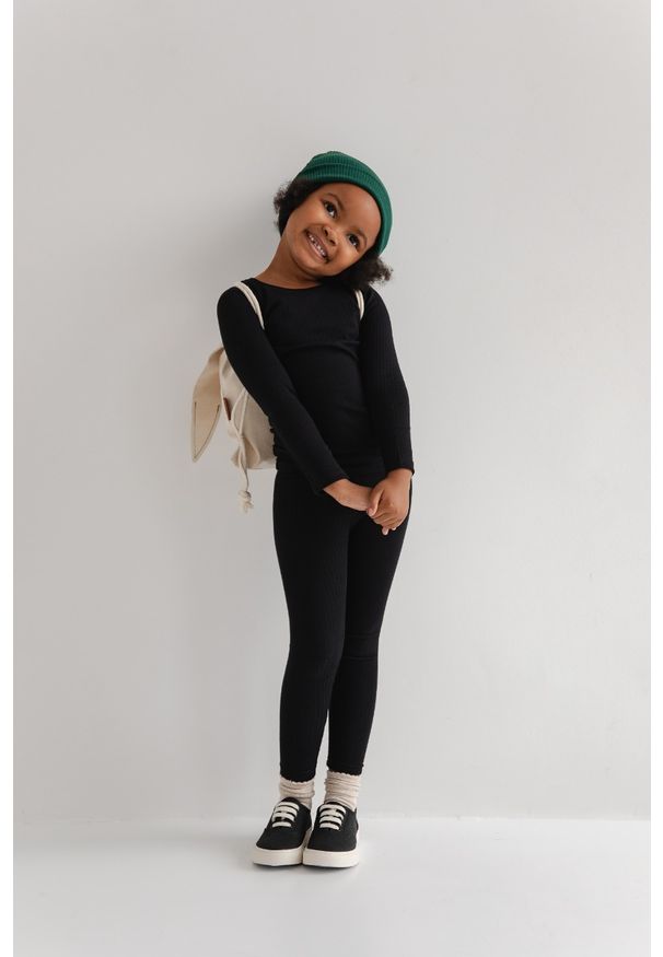 Marsala - MINI legginsy z elastycznego prążka w kolorze TOTALLY BLACK - HIPS LIGHT-92-98 (2-3). Okazja: na co dzień. Kolor: czarny. Materiał: guma, tkanina, prążkowany, materiał, bawełna, elastan. Wzór: prążki. Styl: casual