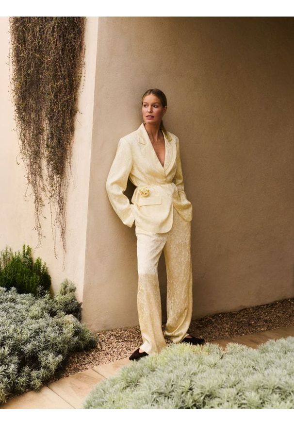 Reserved - Wzorzyste spodnie z wiskozy - jasnożółty. Kolor: żółty. Materiał: wiskoza