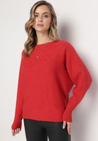 Born2be - Czerwony Klasyczny Sweter Dzianinowy Odedia. Kolor: czerwony. Materiał: dzianina. Styl: klasyczny #1