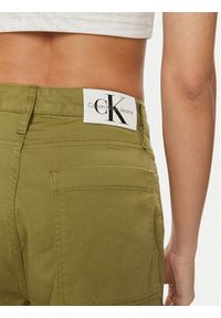 Calvin Klein Jeans Szorty materiałowe J20J223135 Zielony Mom Fit. Kolor: zielony. Materiał: bawełna #5