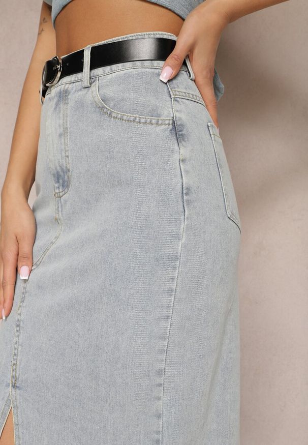 Renee - Jasnoniebieska Ołówkowa Spódnica Jeansowa z Ozdobnym Rozcięciem Lefrana. Kolor: niebieski. Materiał: jeans. Styl: elegancki