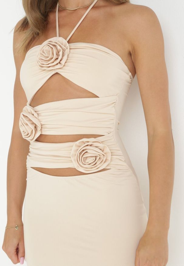 Born2be - Beżowa Wiązana Midi Sukienka z Wycięciami i Aplikacjami z Materiału Cherice. Kolor: beżowy. Materiał: materiał. Wzór: aplikacja. Długość: midi