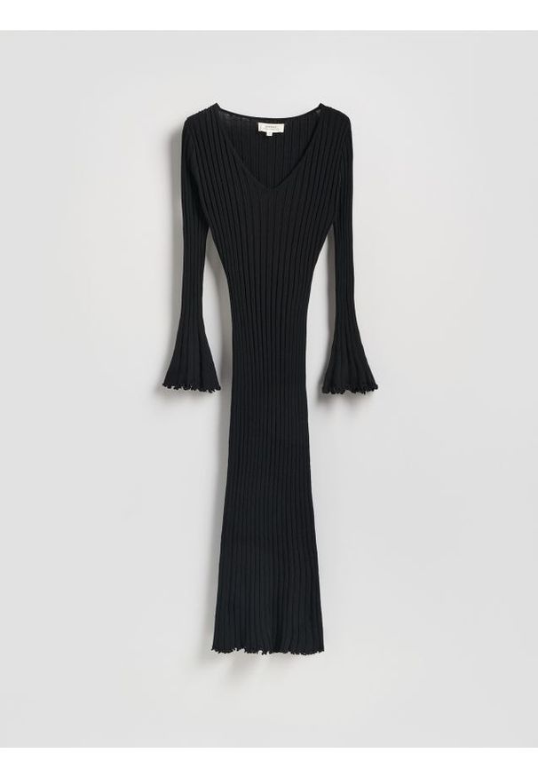 Reserved - Prążkowana sukienka z wiskozy - czarny. Kolor: czarny. Materiał: prążkowany, wiskoza
