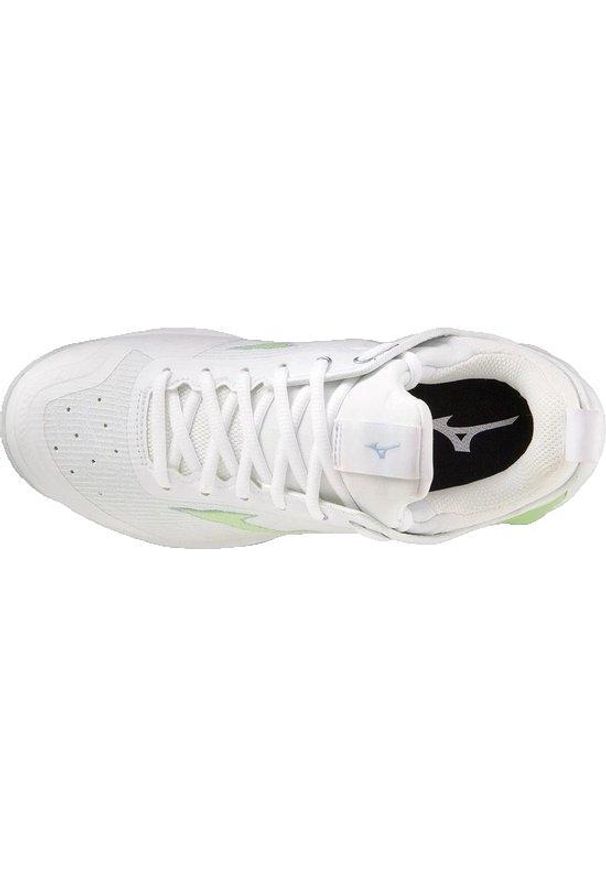 Buty siatkarskie damskie Mizuno Wave Luminous 2. Kolor: biały. Materiał: syntetyk, tkanina, materiał. Szerokość cholewki: normalna. Model: Mizuno Wave. Sport: siatkówka