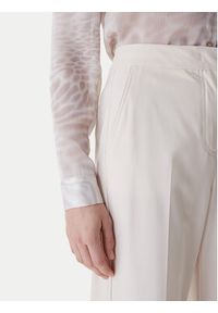 Guess Koszula W6RH73 WDW82 Beżowy Regular Fit. Kolor: beżowy. Materiał: syntetyk #3