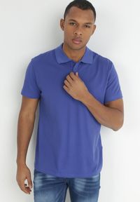 Born2be - Niebieska Koszulka Polo z Krótkim Rękawem Wakeish. Typ kołnierza: polo. Kolor: niebieski. Materiał: tkanina. Długość rękawa: krótki rękaw. Długość: krótkie #5