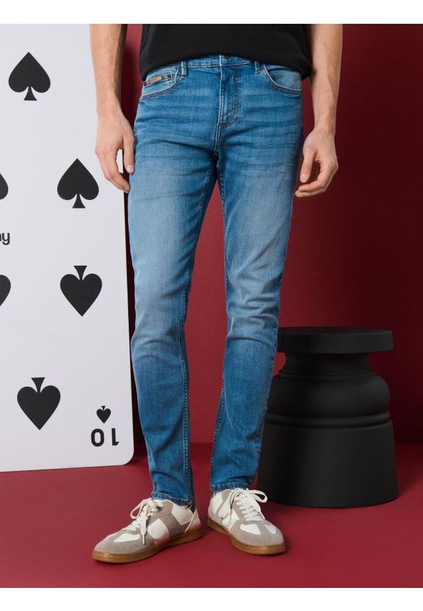 Sinsay - Jeansy skinny - niebieski. Kolor: niebieski