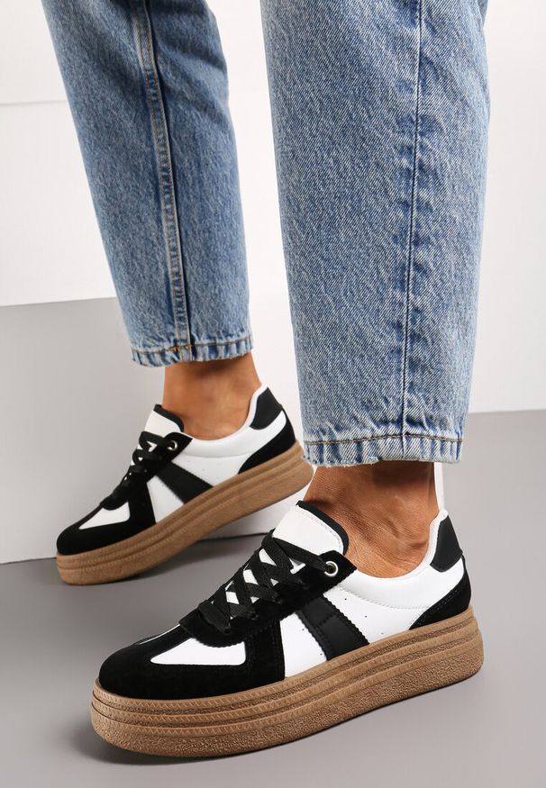 Born2be - Czarno-Białe Sneakersy na Niskiej Platformie z Materiałowymi Wstawkami Xeonbia. Kolor: czarny. Materiał: materiał. Obcas: na platformie