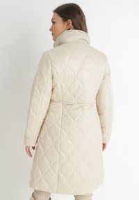 Born2be - Beżowa Kurtka za Kolano z Kołnierzem Pikowana Chloime. Kolor: beżowy. Materiał: materiał #5