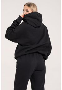 GYM GLAMOUR - Bluza fitness damska Gym Glamour college. Kolor: czarny. Sport: fitness