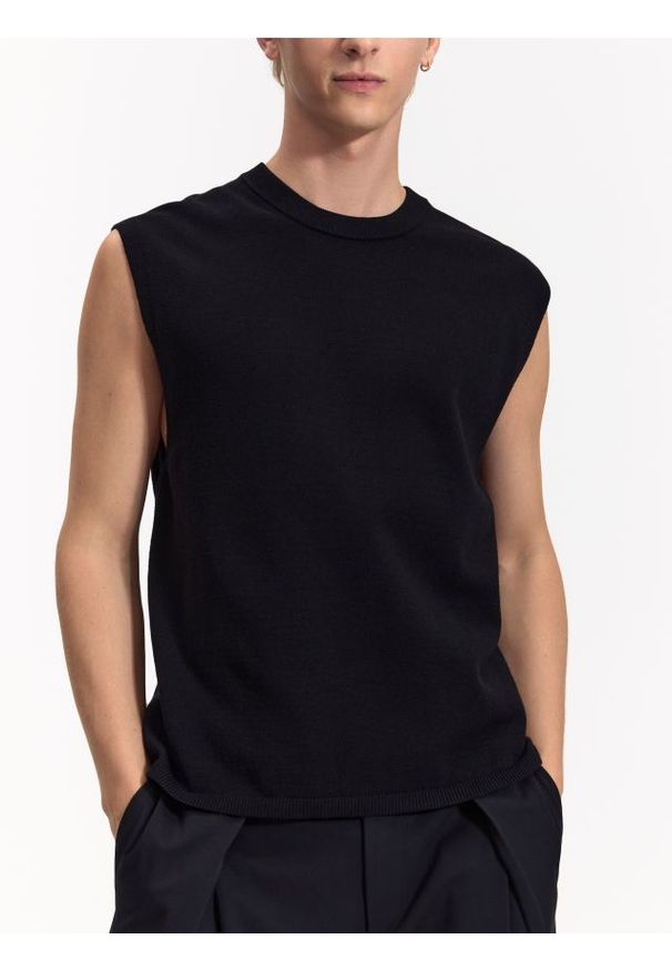 Reserved - Kamizelka z wiskozą - czarny. Kolor: czarny. Materiał: wiskoza