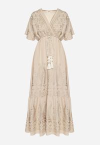 Born2be - Beżowa Kopertowa Sukienka z Wiskozy Zdobiona Frędzlami i Metalicznym Haftem Redeirae. Okazja: na spacer, na co dzień. Typ kołnierza: dekolt w serek. Kolor: beżowy. Materiał: wiskoza. Wzór: aplikacja, haft. Typ sukienki: kopertowe. Styl: casual, klasyczny #4