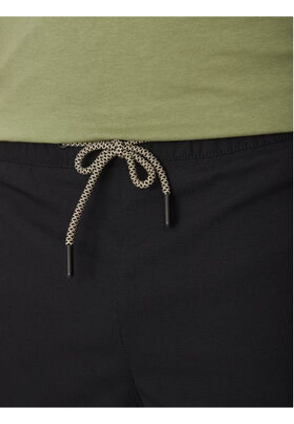 Blend Szorty sportowe 20717891 Czarny Regular Fit. Kolor: czarny. Materiał: syntetyk. Styl: sportowy