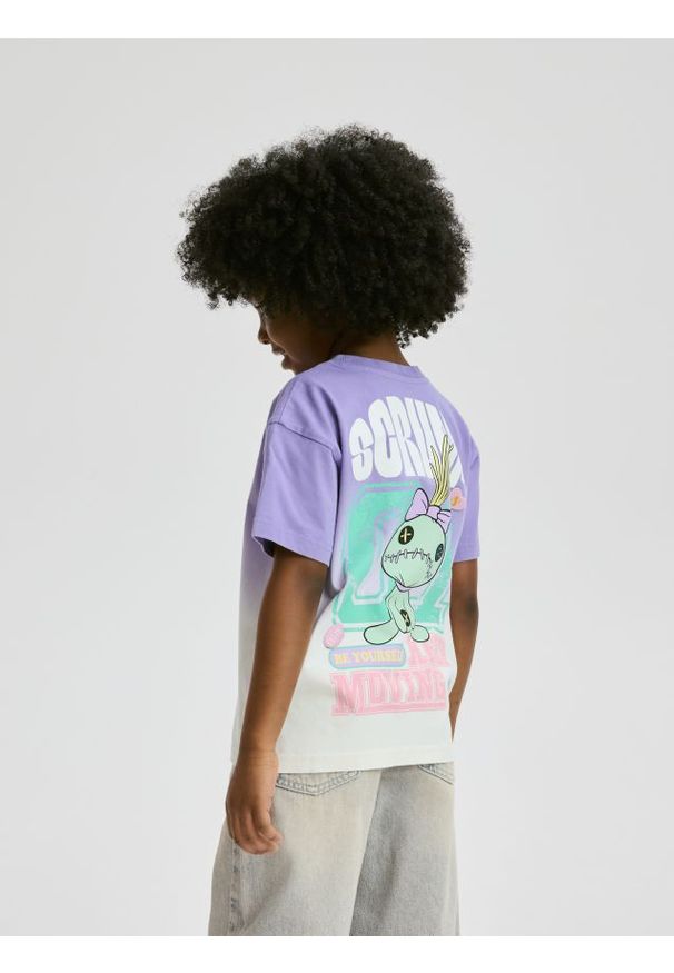 Reserved - Bawełniany t-shirt Lilo i Stitch - lawendowy. Kolor: fioletowy. Materiał: bawełna