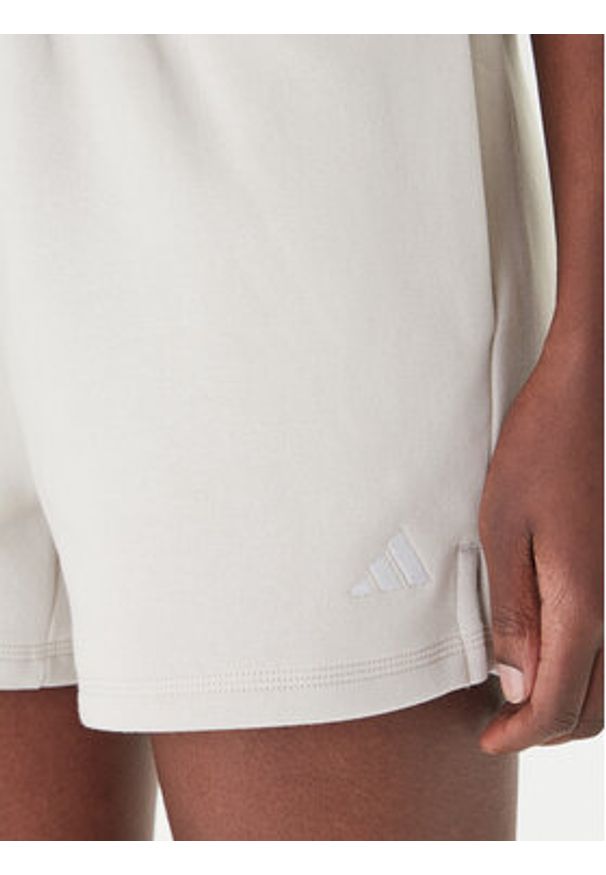 Adidas - adidas Szorty sportowe Essentials Small Logo Feel Cozy JC5931 Beżowy Regular Fit. Kolor: beżowy. Materiał: bawełna