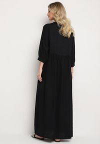 Born2be - Czarna Wiskozowa Sukienka z Ozdobnym Haftem Galrisena. Okazja: na spotkanie biznesowe. Kolor: czarny. Materiał: wiskoza. Wzór: haft. Styl: elegancki, biznesowy, klasyczny #3