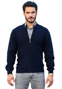 M. Lasota - polski producent - Granatowy rozpinany sweter męski kardigan z wełny merino SL04 Antonio. Typ kołnierza: kołnierzyk stójkowy. Kolor: niebieski. Materiał: wełna. Długość: krótkie. Wzór: gładki. Styl: sportowy #1