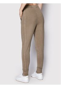 Reebok Spodnie dresowe Classics Natural Dye HN4393 Brązowy Slim Fit. Kolor: brązowy. Materiał: bawełna, dresówka #3