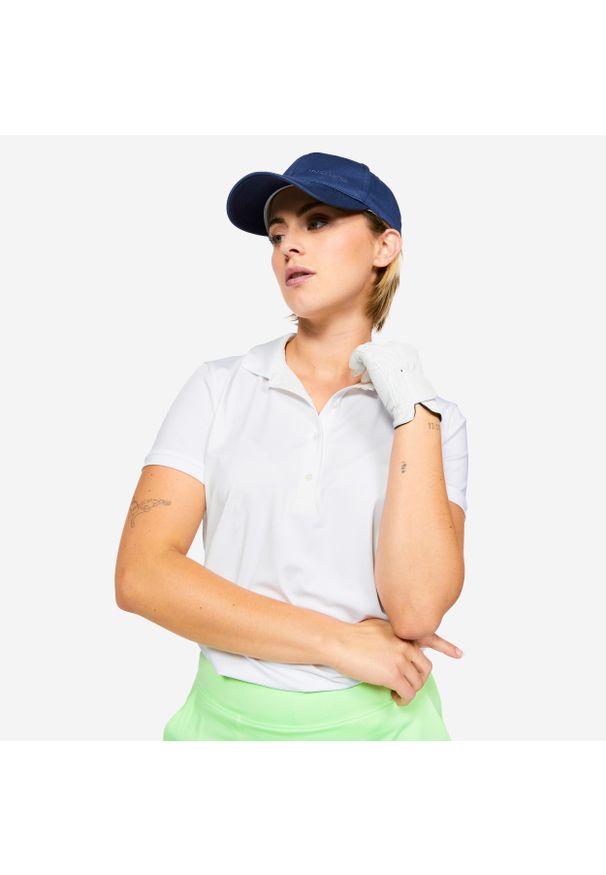 INESIS - Koszulka polo do golfa damska z krótkim rękawem Inesis WW500. Typ kołnierza: polo, golf. Kolor: biały. Materiał: materiał, poliester, elastan. Długość rękawa: krótki rękaw. Długość: krótkie. Styl: klasyczny, elegancki