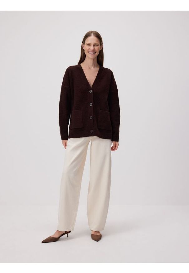 Reserved - Rozpinany kardigan - brązowy. Kolor: brązowy. Materiał: dzianina, wełna