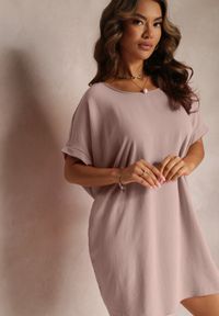 Renee - Różowa Sukienka Mini o Fasonie Nietoperza z Okrągłym Dekoltem Maglia. Kolor: różowy. Długość rękawa: krótki rękaw. Długość: mini