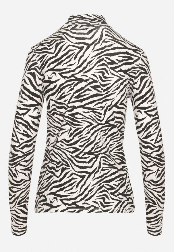 Born2be - Czarno-Biała Bawełniana Bluzka Golf z Długim Rękawem w Zebrę Velmire. Okazja: na co dzień, na imprezę. Typ kołnierza: golf. Kolor: czarny. Materiał: bawełna. Długość rękawa: długi rękaw. Długość: długie. Wzór: motyw zwierzęcy. Styl: elegancki, klasyczny, casual
