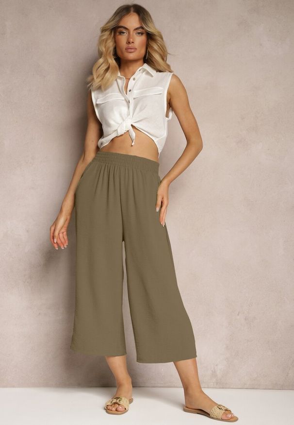 Renee - Ciemnozielone Spodnie Palazzo z Gumką w Talii i Długością Nogawki 3/4 Moolia. Kolekcja: plus size. Kolor: zielony. Materiał: materiał
