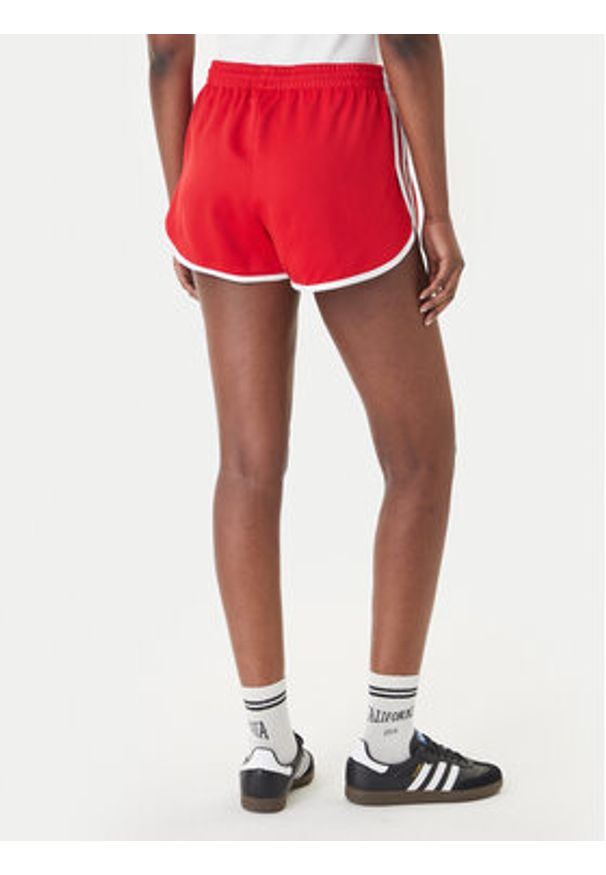 Adidas - adidas Szorty sportowe 3-Stripes Sprinter KD3716 Czerwony Regular Fit. Kolor: czerwony. Materiał: syntetyk