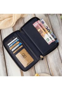 Portfel skórzany PAOLO PERUZZI AV-05-DB granatowy. Kolor: niebieski. Materiał: skóra. Wzór: gładki #1