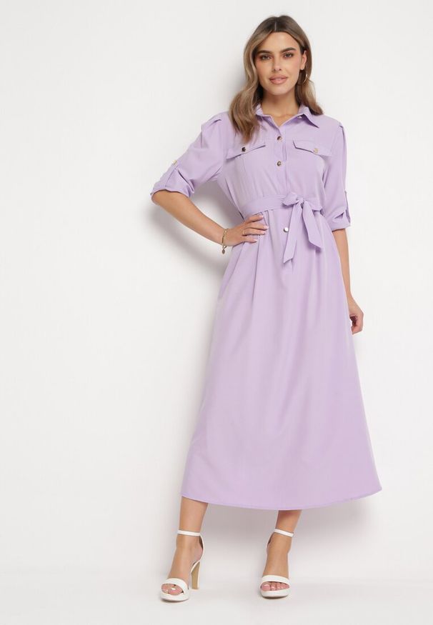 Born2be - Jasnofioletowa Rozkloszowana Sukienka Maxi z Koszulową Górą i Wiązanym Paskiem Indiga. Kolor: fioletowy. Materiał: materiał. Wzór: jednolity. Typ sukienki: koszulowe. Długość: maxi