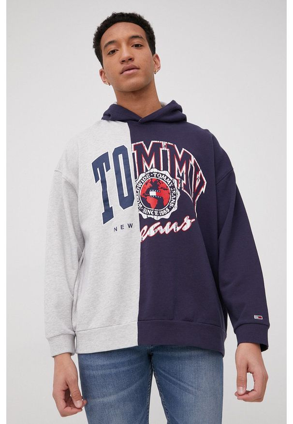 Tommy Jeans bluza bawełniana męska kolor granatowy z kapturem melanżowa. Typ kołnierza: kaptur. Kolor: niebieski. Materiał: bawełna. Wzór: melanż
