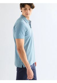 Wrangler - MESKA KOSZULKA WRANGLER POLO SHIRT CAPTAINS BLUE 112378448. Typ kołnierza: polo #2