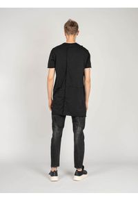La Haine Inside Us T-shirt "Bizzle" | P2208 3J | Mężczyzna | Czarny. Kolor: czarny. Materiał: bawełna. Długość: długie. Wzór: aplikacja