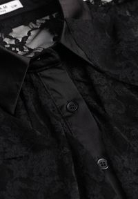 Renee - Czarna Wiskozowa Koronkowa Koszula z Bawełną i Falbanami Oraeno. Kolor: czarny. Materiał: wiskoza, bawełna, koronka #7