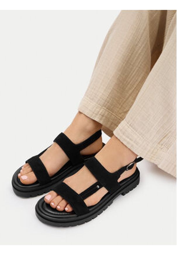 Lasocki Sandały CEO-WI34-3310-18650 Czarny. Kolor: czarny. Materiał: skóra, zamsz