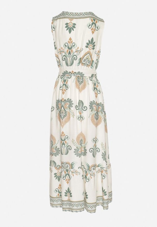 Born2be - Zielona Wiskozowa Sukienka z Kopertowym Dekoltem i Paskiem Eravira. Okazja: na co dzień. Typ kołnierza: dekolt kopertowy. Kolor: zielony. Materiał: wiskoza. Typ sukienki: kopertowe. Styl: casual, elegancki, klasyczny