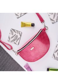 Saszetka skórzana PAOLO PERUZZI różowa Z-15-PI. Kolor: różowy. Materiał: skórzane. Rodzaj torebki: na ramię #1