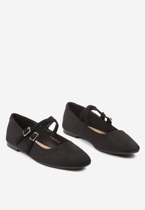 Renee - Czarne Płaskie Balerinki z Ozdobnymi Paskami Zinollia. Okazja: na co dzień, do pracy. Zapięcie: pasek. Kolor: czarny. Materiał: jeans. Wzór: paski. Styl: elegancki, casual