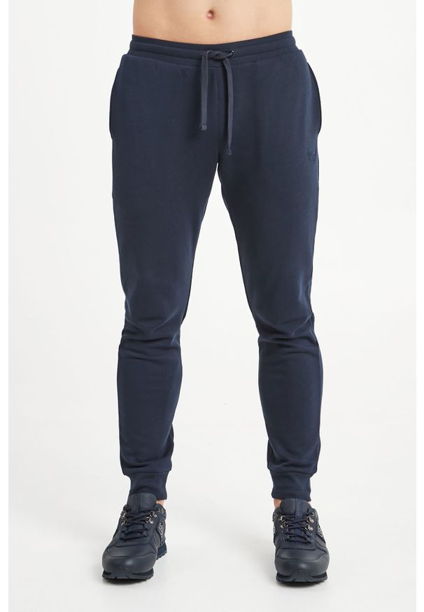 Emporio Armani - DRES EMPORIO ARMANI. Materiał: dresówka