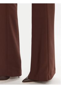 Elisabetta Franchi Spodnie materiałowe PA-122-56E2-V290 Brązowy Regular Fit. Kolor: brązowy. Materiał: syntetyk #4